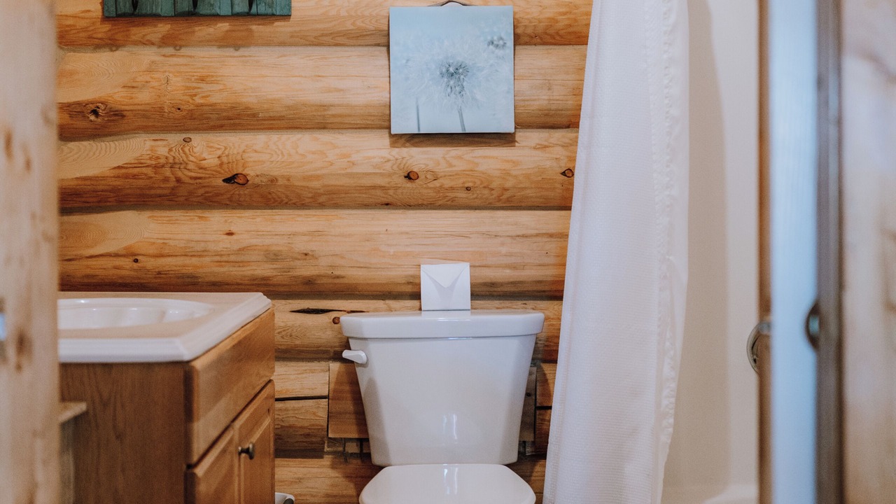 Photo of Bathroom in Red Deer River Crossing