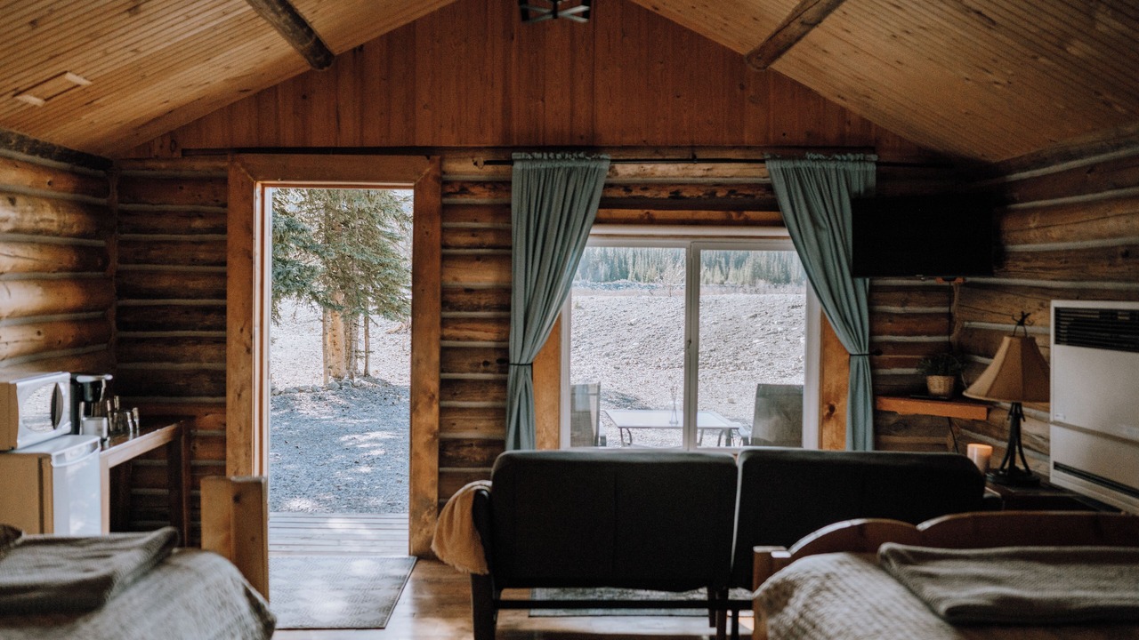 Photo of Livingroom in Red Deer River Crossing
