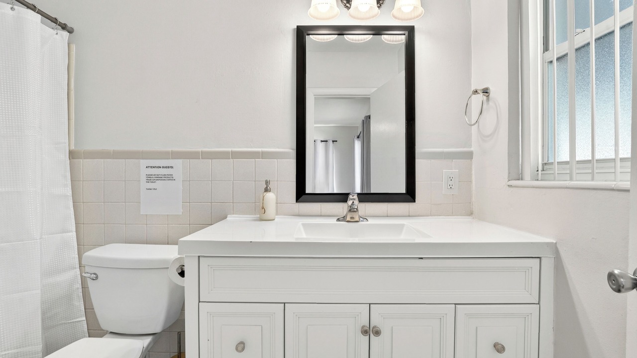 Photo of Bathroom in Coral Ridge Isles