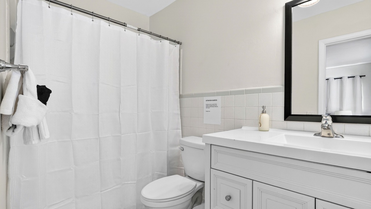 Photo of Bathroom in Coral Ridge Isles