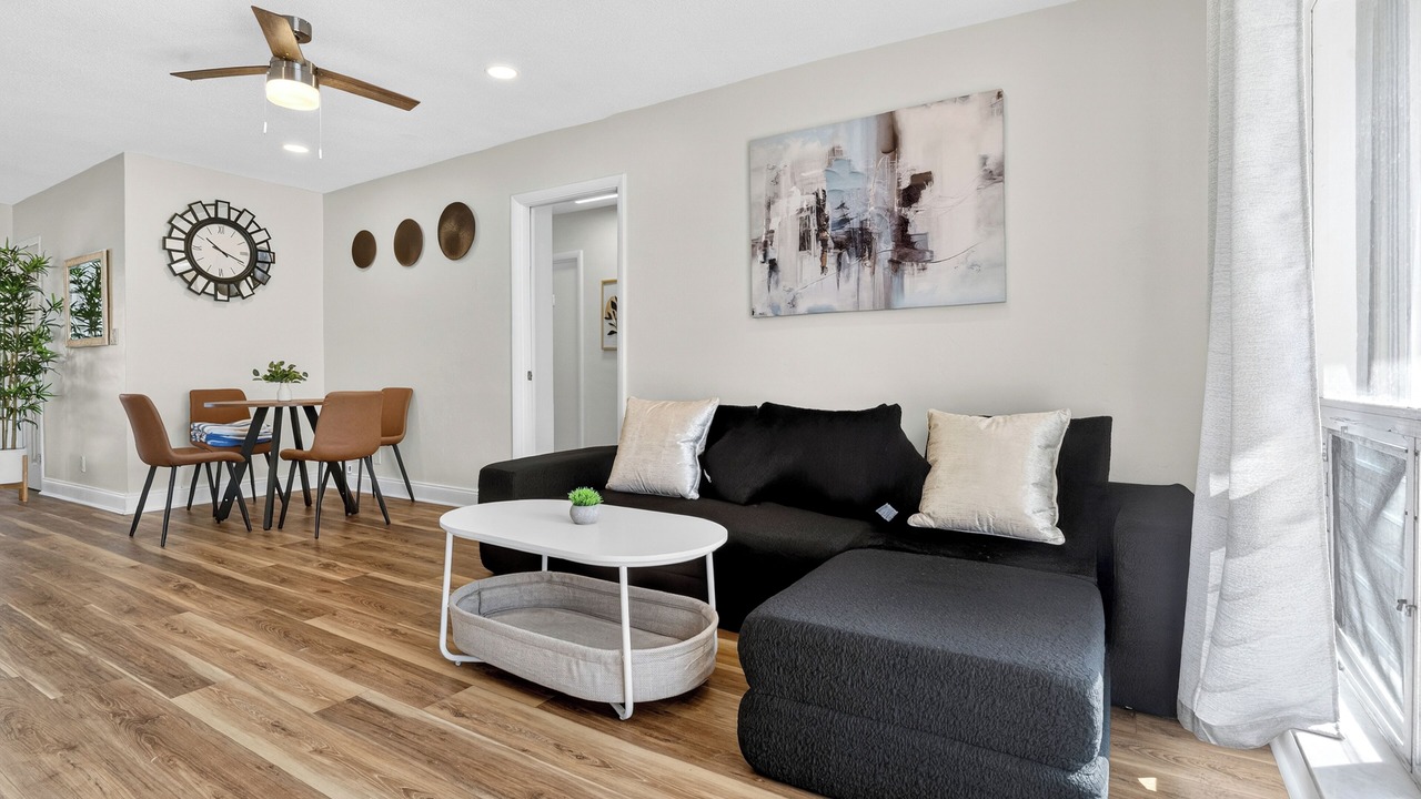 Photo of Livingroom in Coral Ridge Isles