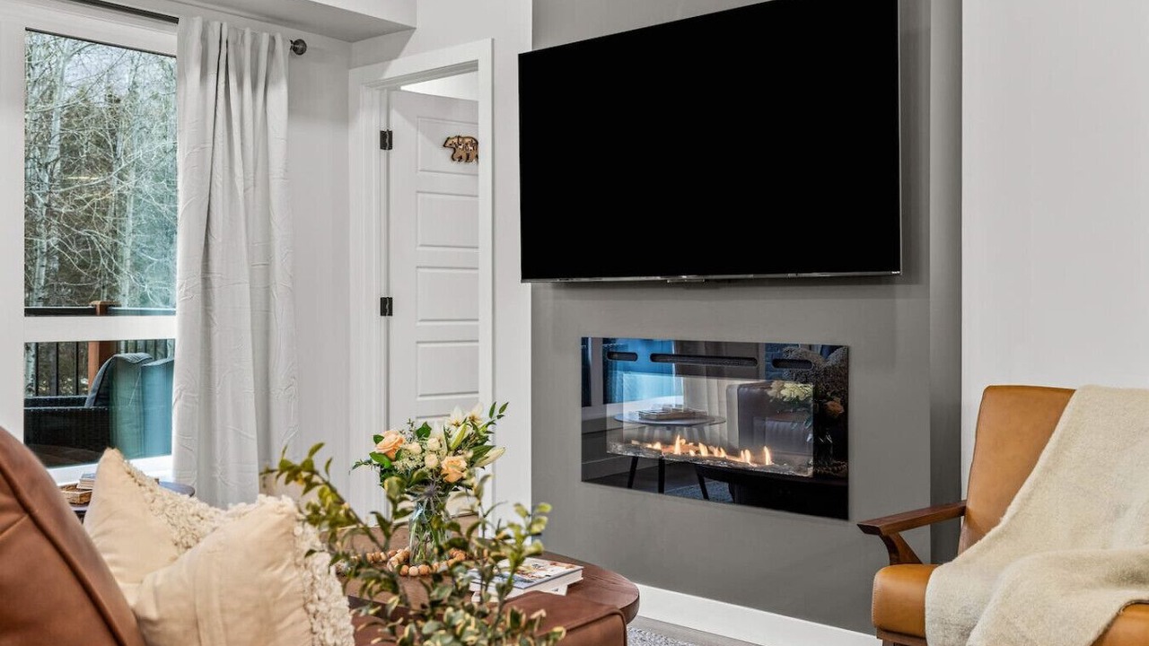 Photo of Livingroom in Dead Man's Flats