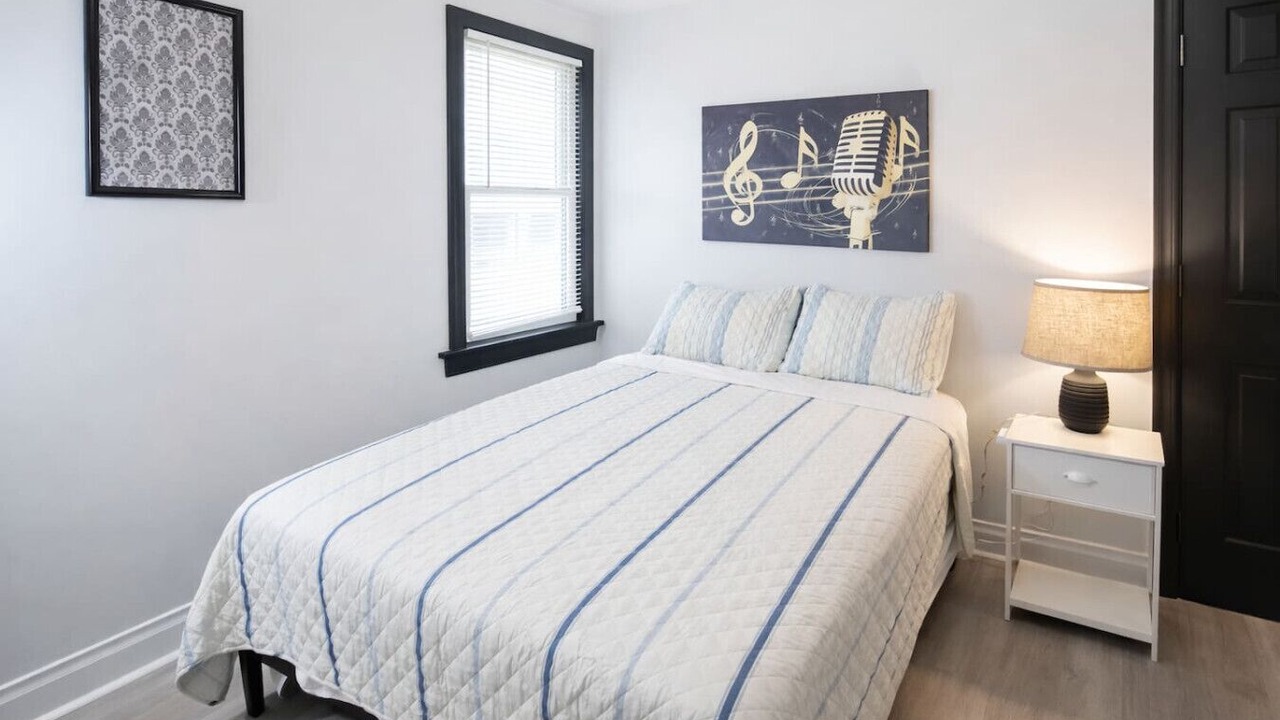 Photo of Bedroom in Mayfield Heights