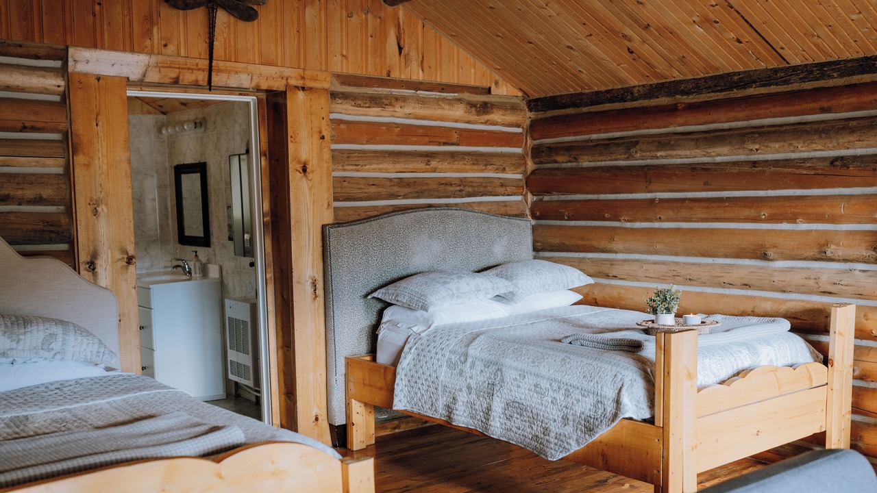 Photo of Bedroom in Red Deer River Crossing