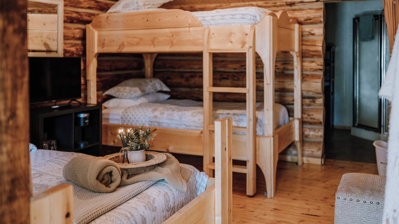 Photo of Bedroom in Red Deer River Crossing