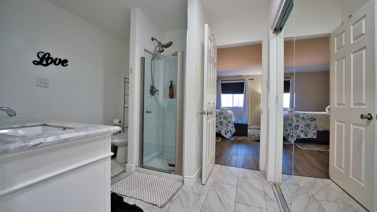 Photo of Bathroom in Montbello