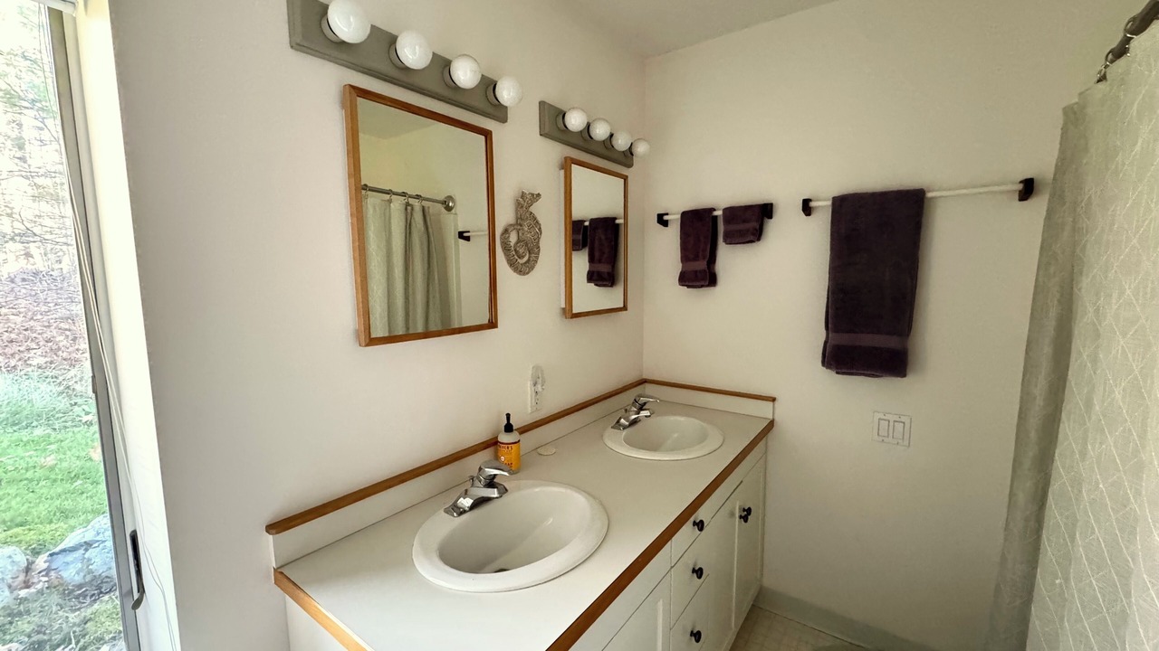 Photo of Bathroom in Tenants Harbor