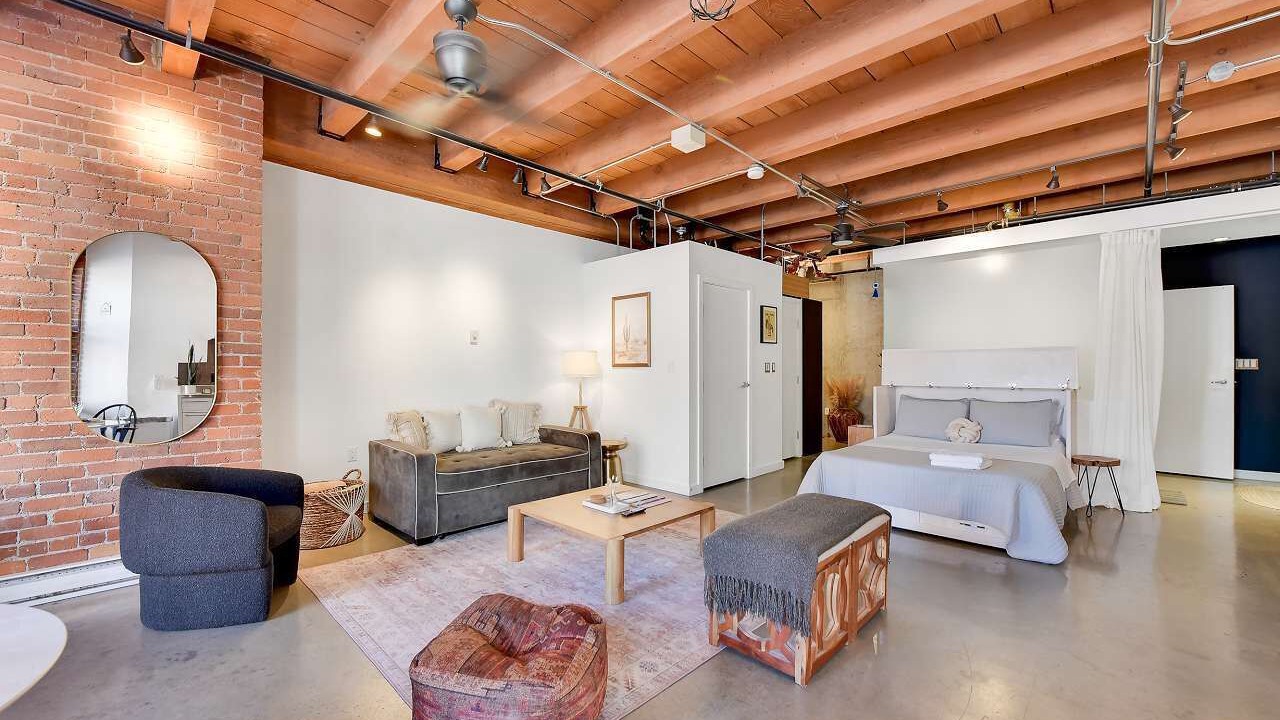 Photo of Bedroom in Downtown Eastside