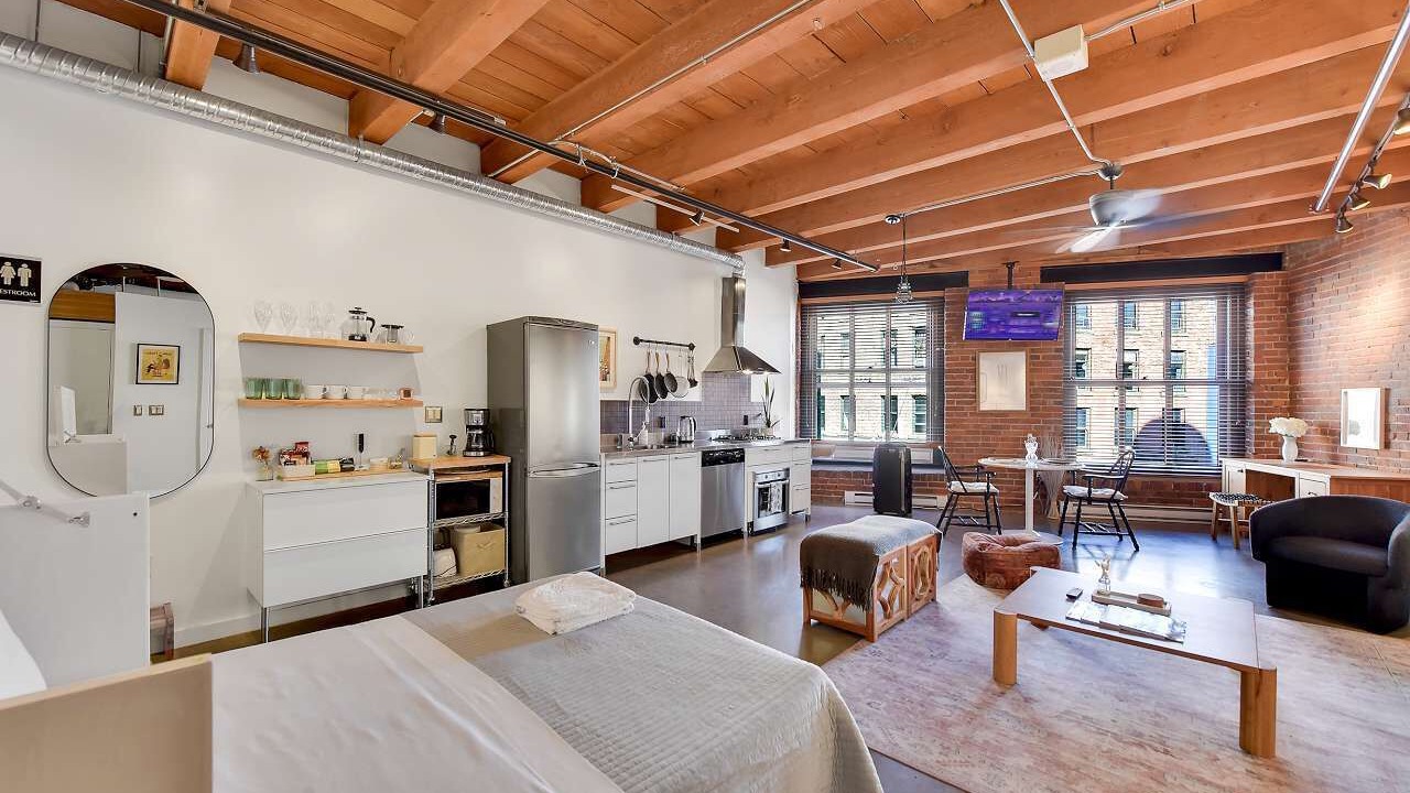 Photo of Bedroom in Downtown Eastside