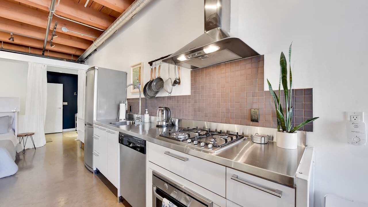 Photo of Kitchen in Downtown Eastside