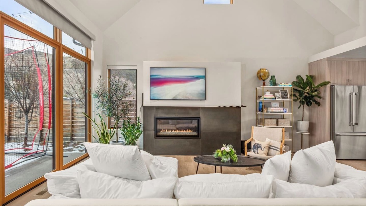 Photo of Livingroom in Basalt