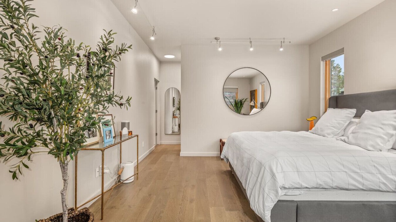 Photo of Bedroom in Basalt