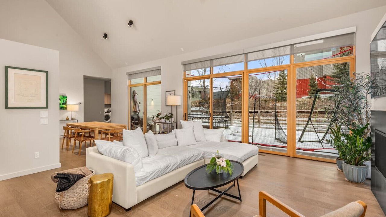 Photo of Livingroom in Basalt