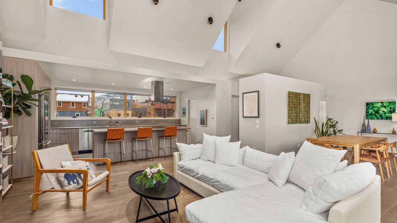 Photo of Livingroom in Basalt