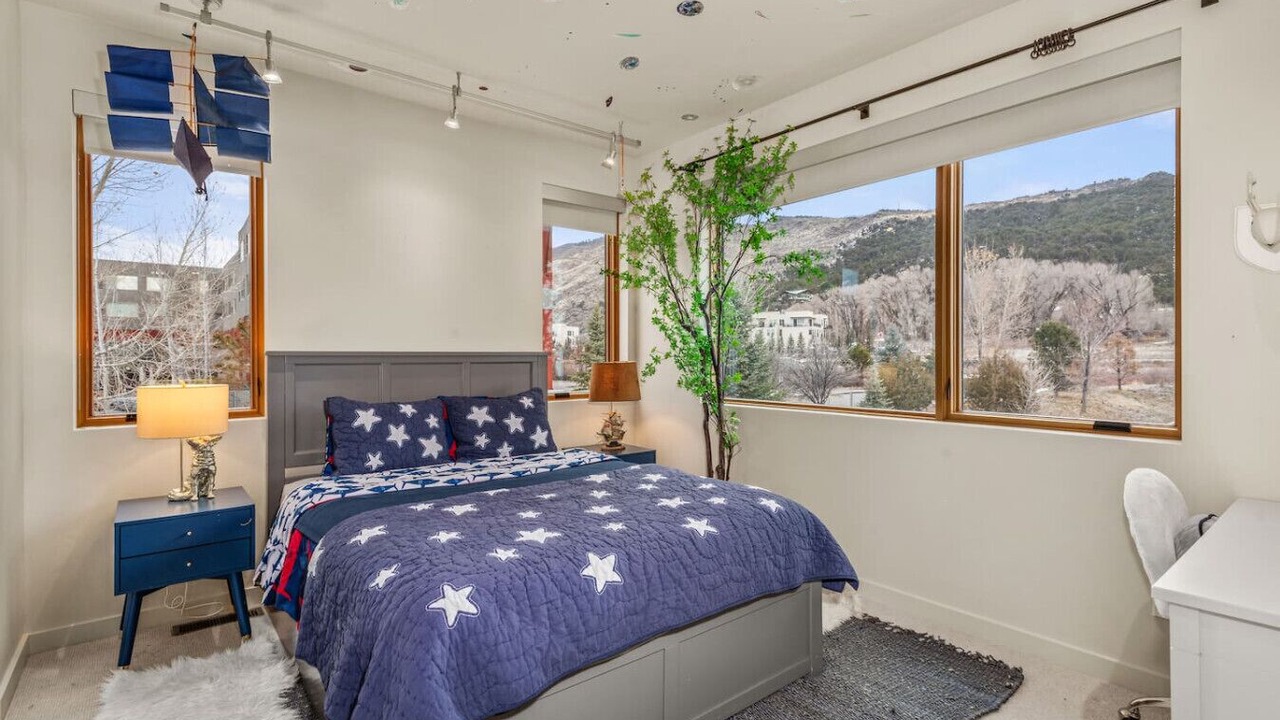 Photo of Bedroom in Basalt