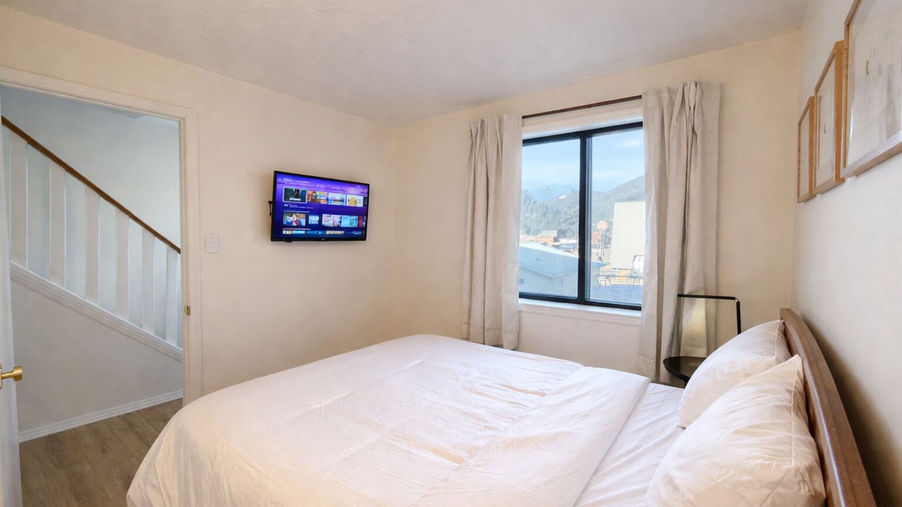 Photo of Bedroom in Red River