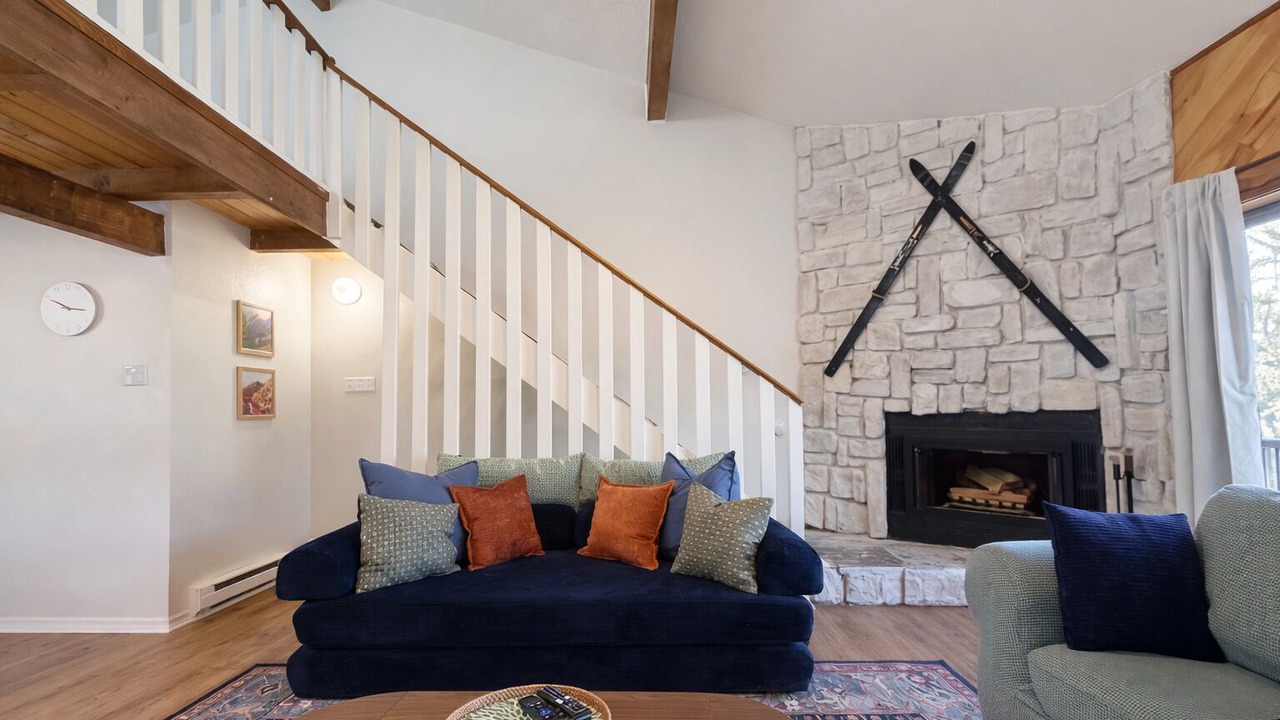 Photo of Livingroom in Red River