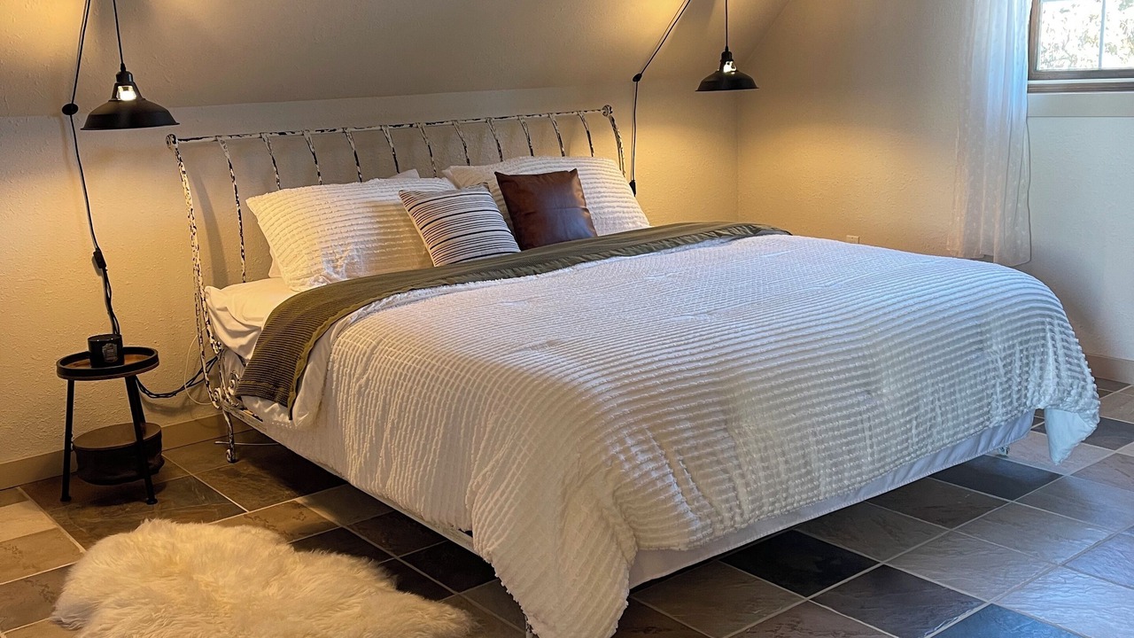 Photo of Bedroom in Markerville