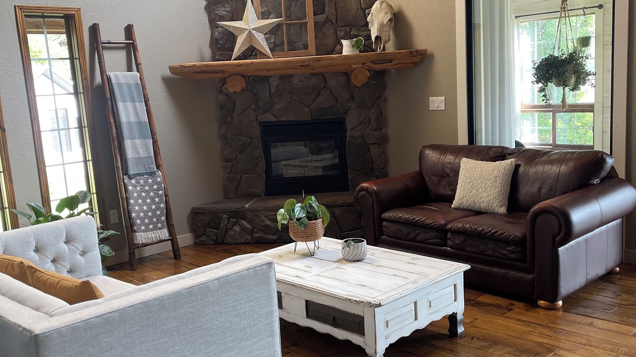 Photo of Livingroom in Markerville