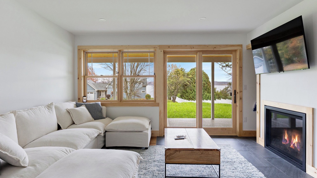 Photo of Livingroom in South Hero