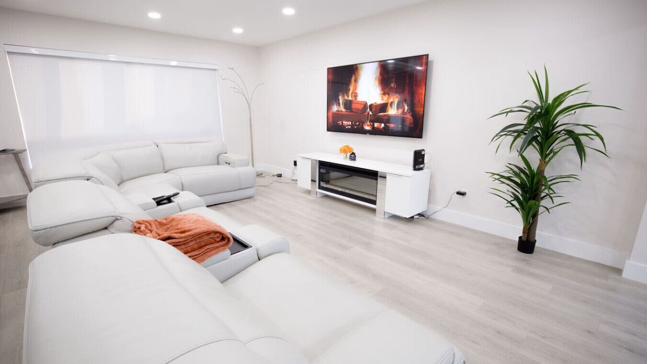 Photo of Livingroom in Ives Estates