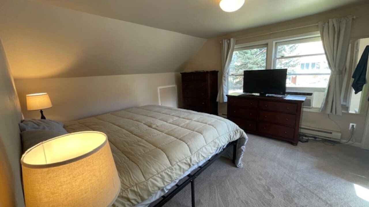 Photo of Bedroom in Basalt