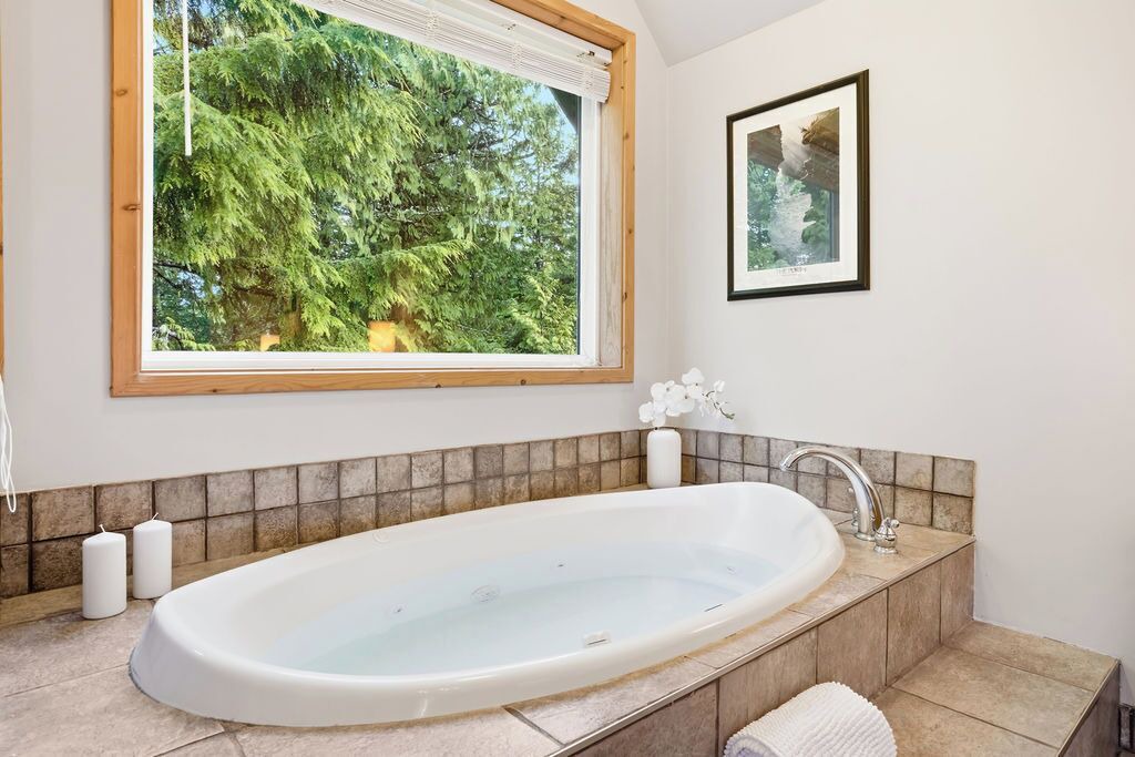 Photo of Bathroom in Ucluelet