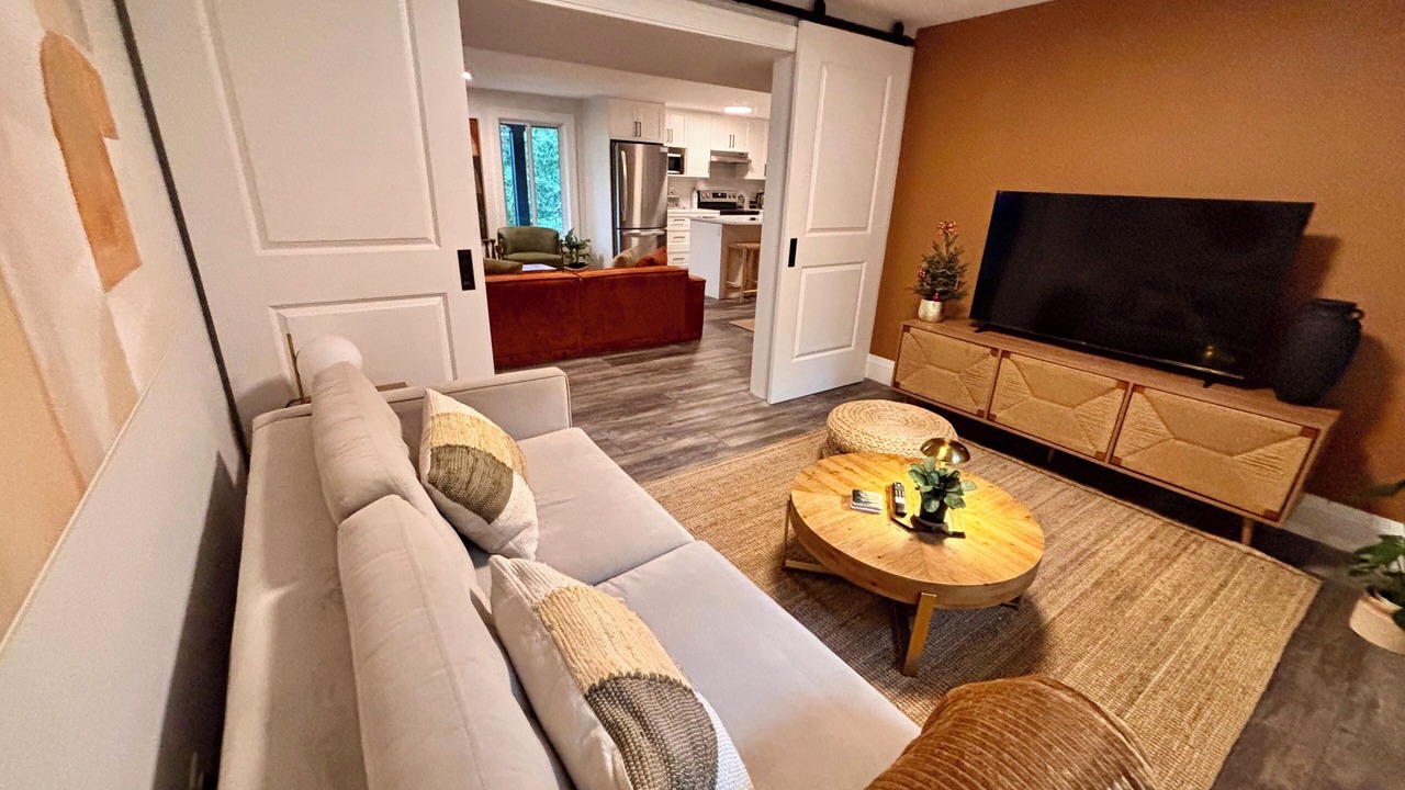 Photo of Livingroom in Bowen Island
