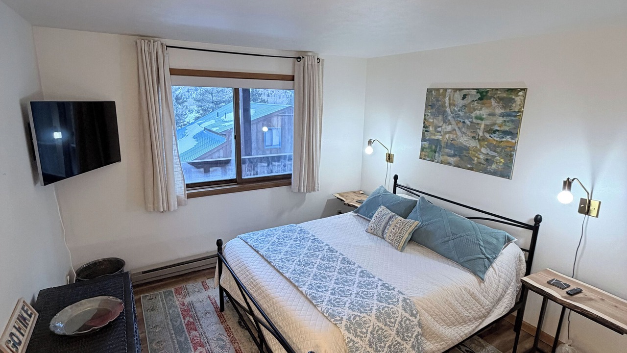 Photo of Bedroom in Lake City