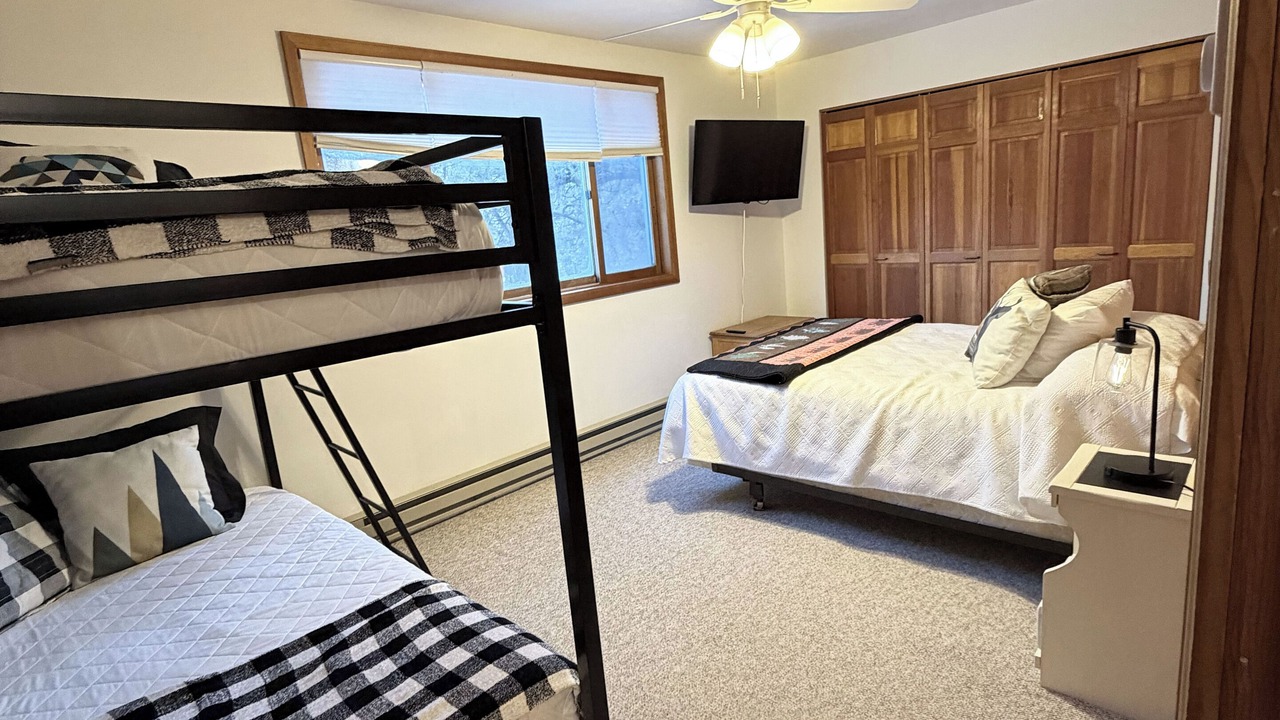 Photo of Bedroom in Lake City
