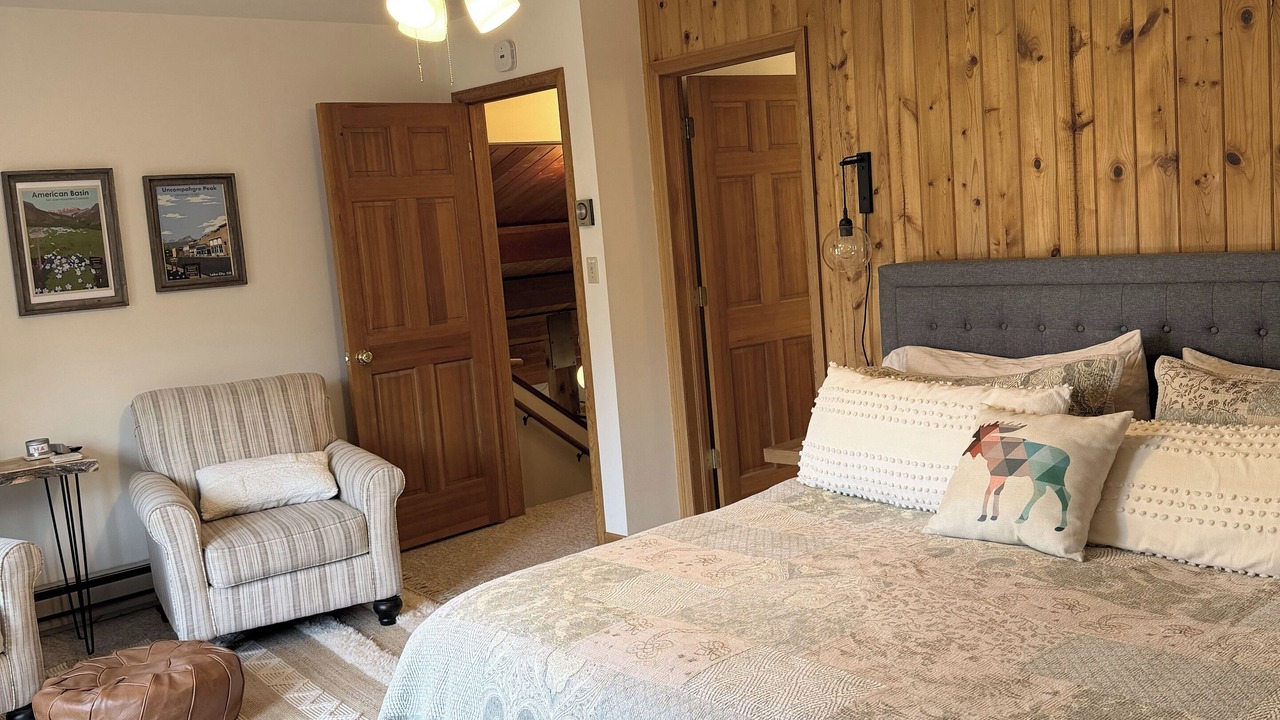 Photo of Bedroom in Lake City