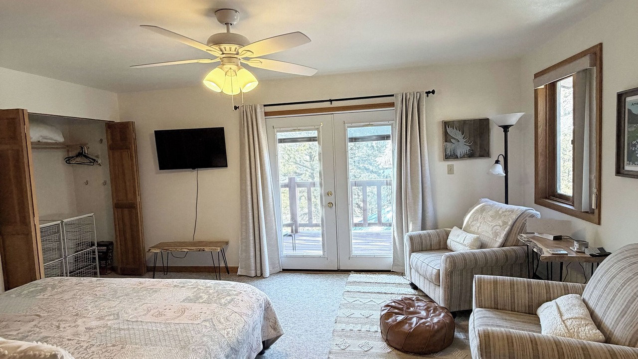 Photo of Bedroom in Lake City