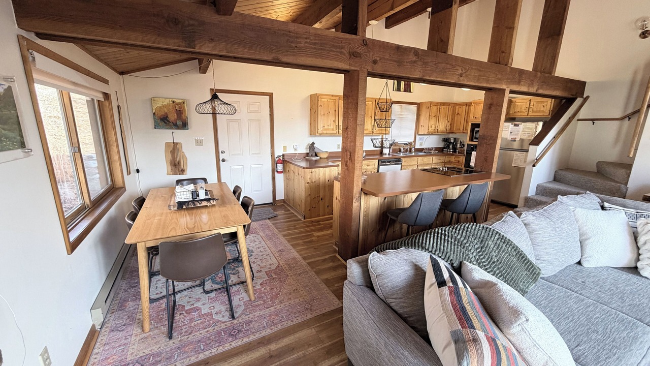 Photo of Livingroom in Lake City