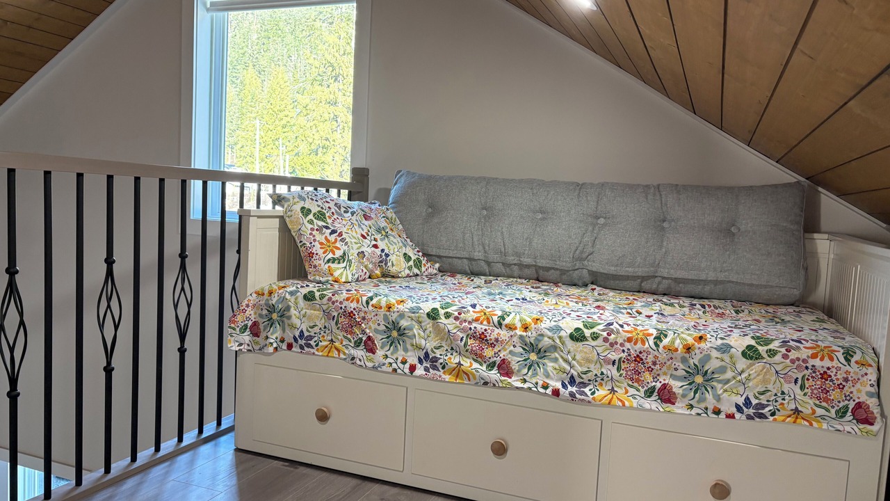 Photo of Bedroom in Sunshine Valley