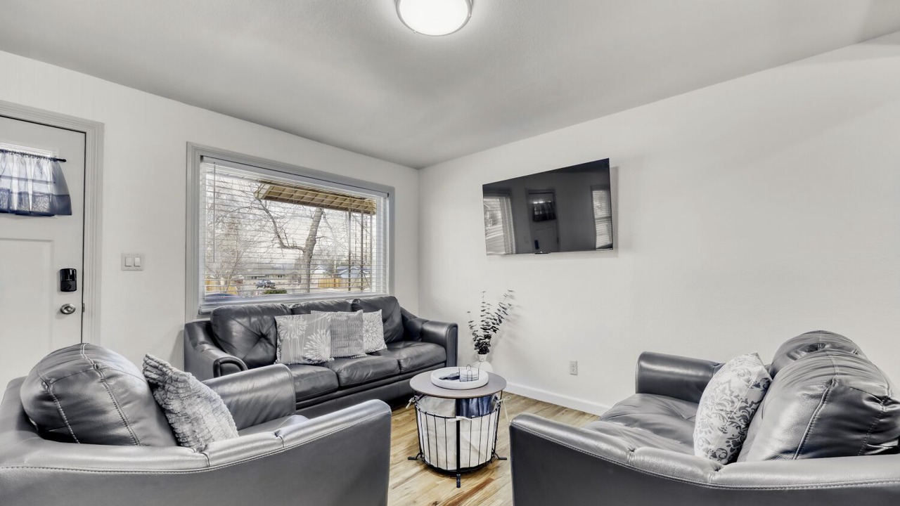 Photo of Livingroom in Aurora Hills