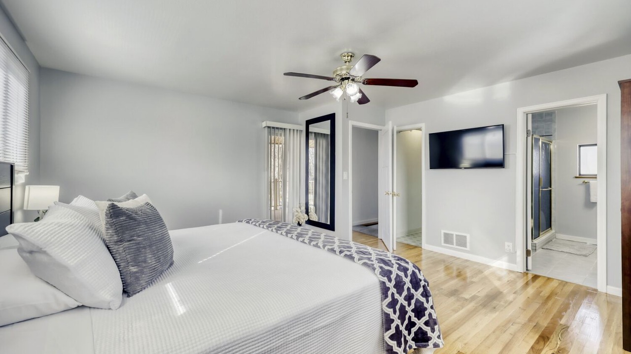 Photo of Bedroom in Aurora Hills