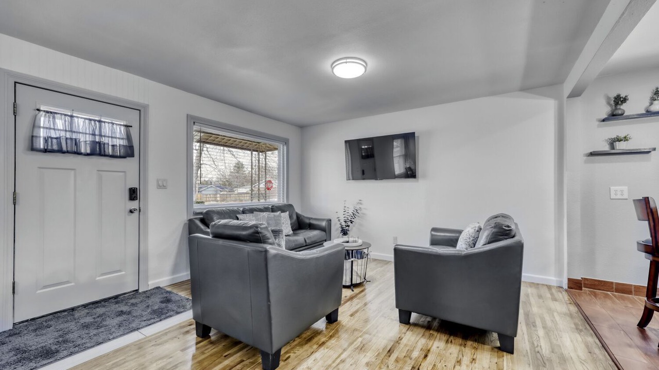 Photo of Livingroom in Aurora Hills