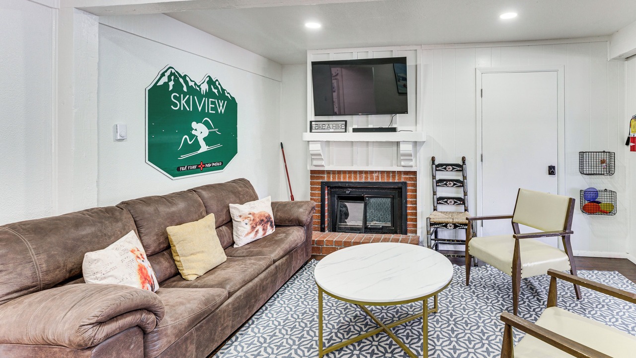 Photo of Livingroom in Red River