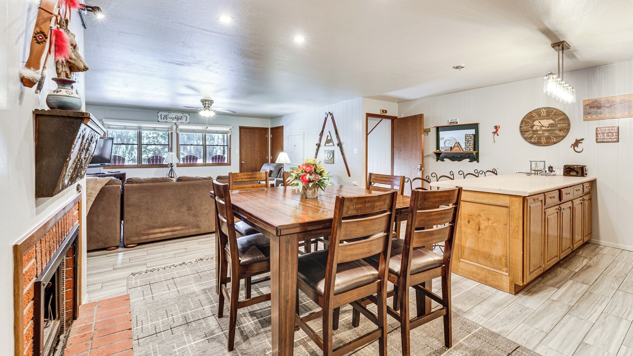 Photo of Livingroom in Red River