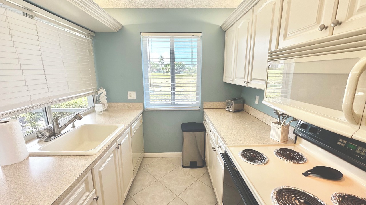 Photo of Kitchen in Jupiter Bay