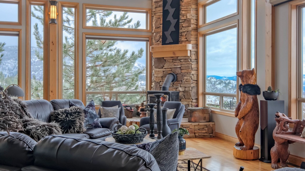 Photo of Livingroom in Okanagan-Similkameen