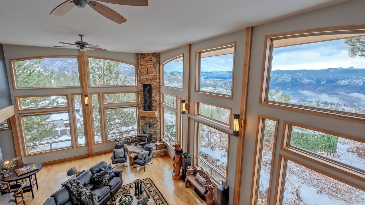 Photo of Livingroom in Okanagan-Similkameen