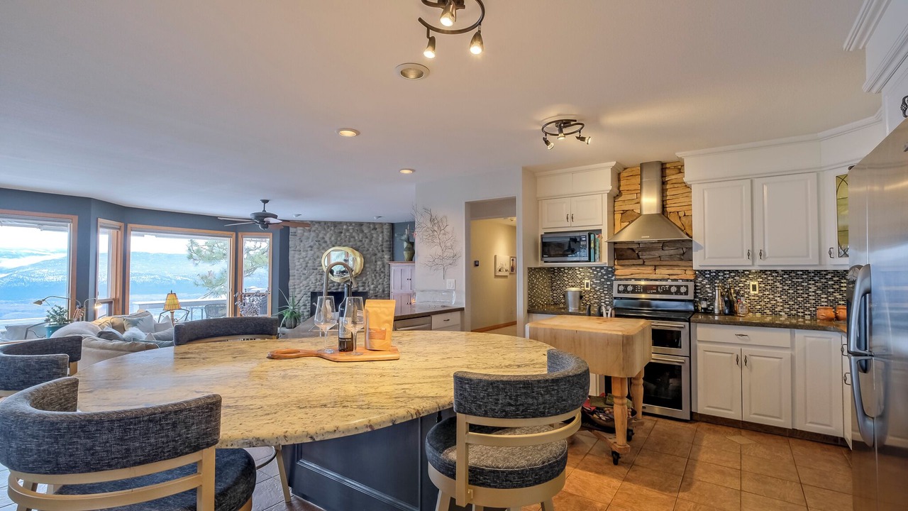 Photo of Kitchen in Okanagan-Similkameen