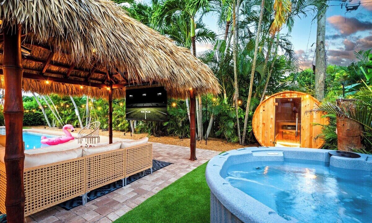 Photo of Outdoor in Tropic Palms