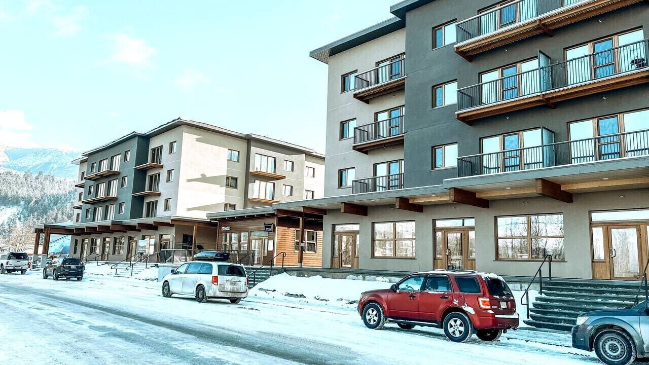 Photo of Outdoor in Golden