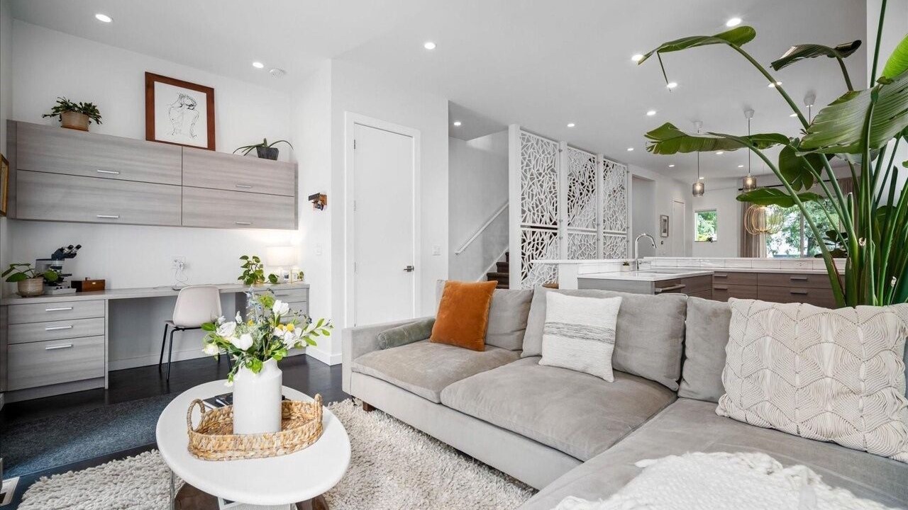 Photo of Livingroom in Sunnyside