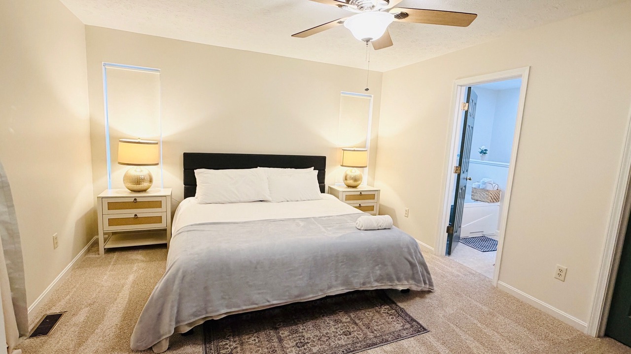 Photo of Bedroom in Cuyahoga Falls