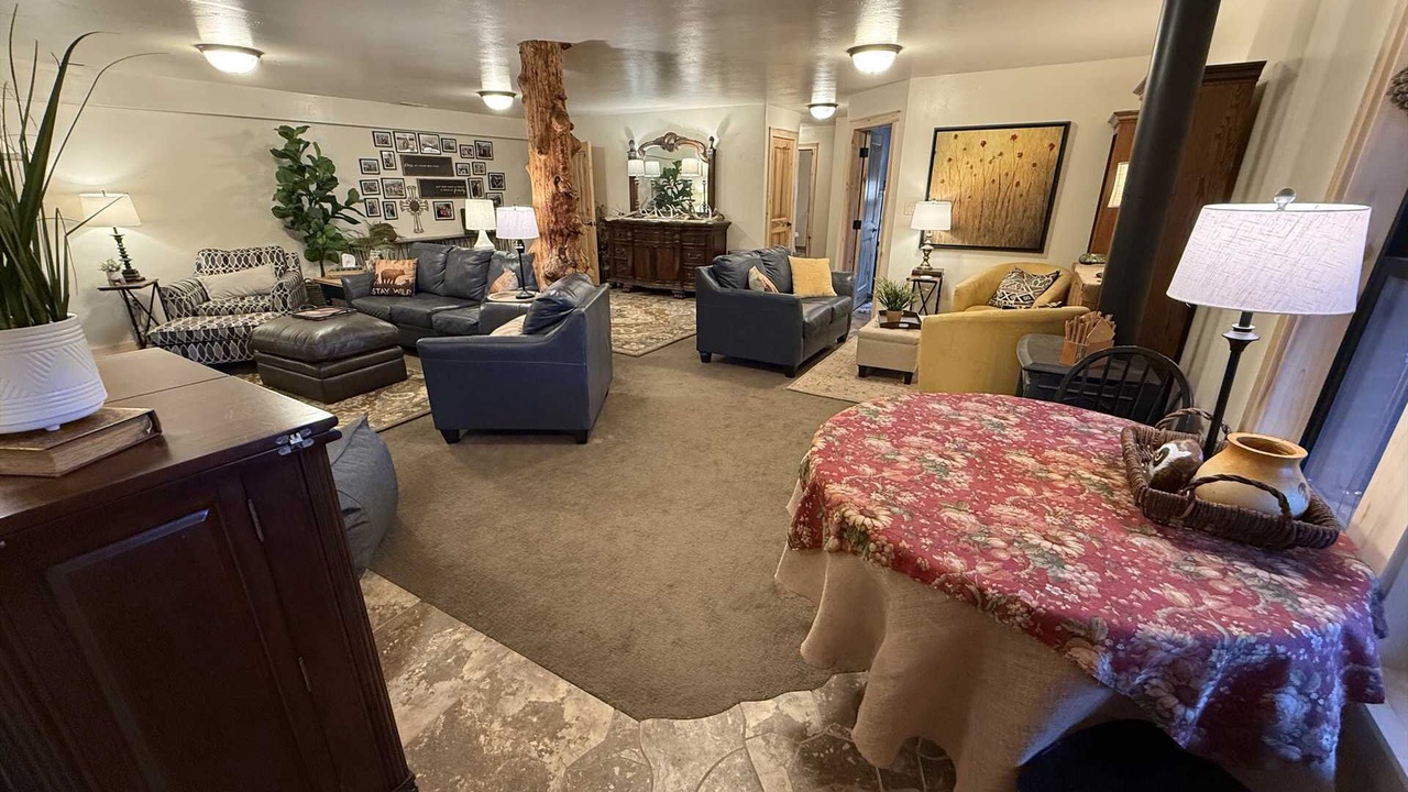 Photo of Livingroom in Lake City