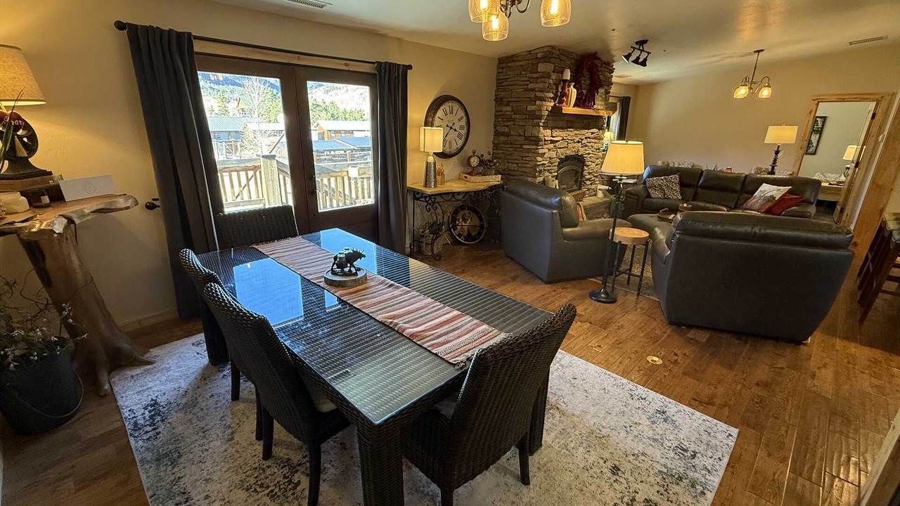Photo of Livingroom in Lake City