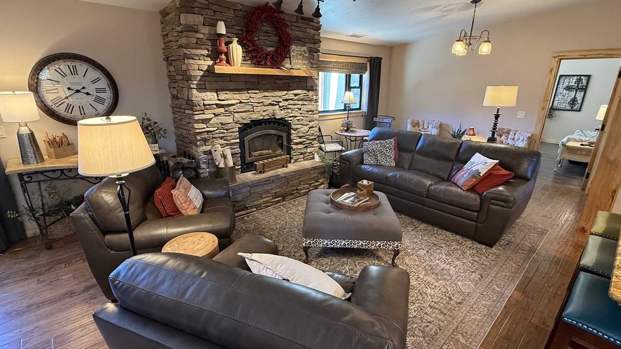 Photo of Livingroom in Lake City